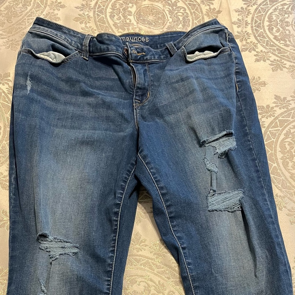 Maurices woman’s destructed jeggings